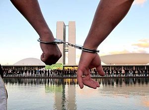 10jul13-agentes-penitenciarios.2
