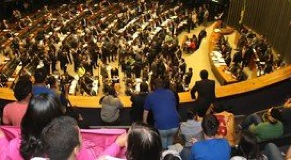 01jul15-camara-reducao-maioridade