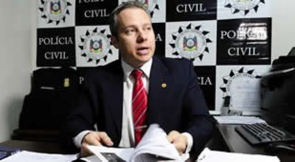 07abr15-delegado-de-santis