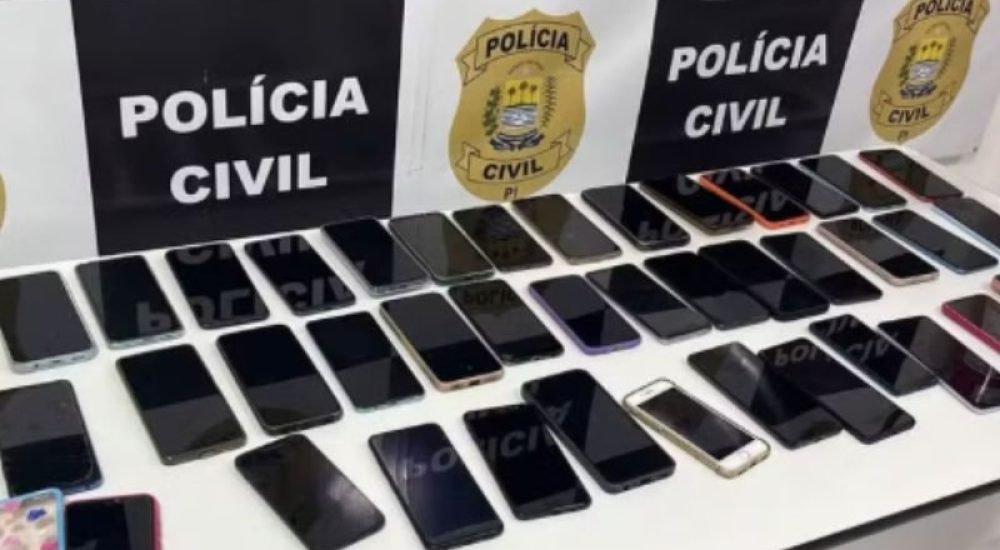 08abr24-PI-mulher-presa-43-celulares-1