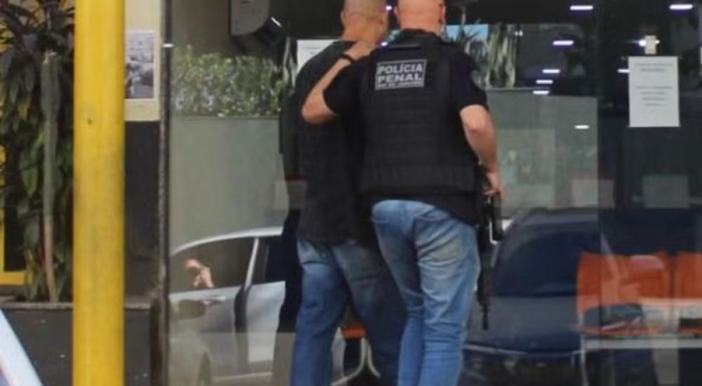 08ago24-rj-policial-penal-preso-1