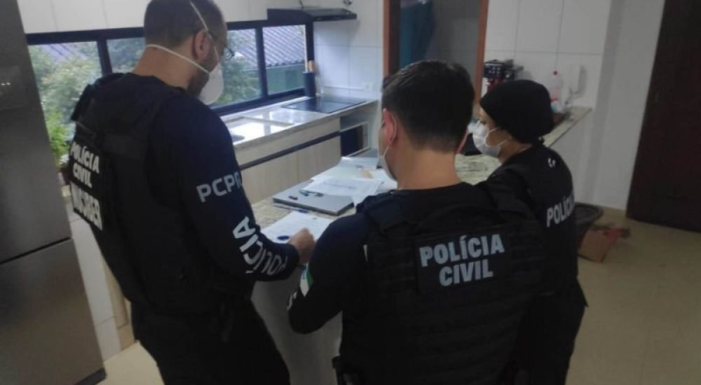 0dac574df99249b1f33b13f0b51ccecd-1