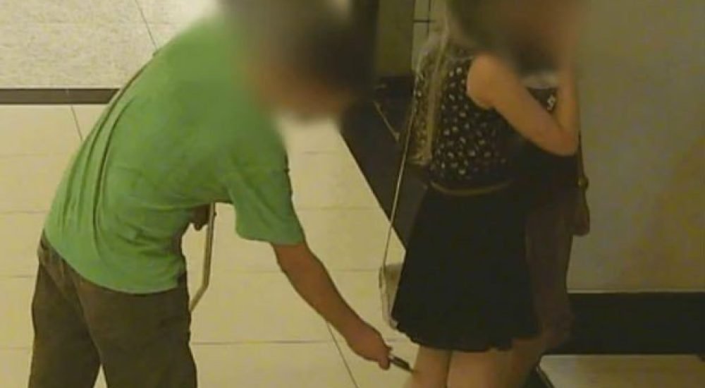 11abr14-homem-filma-mulher-2