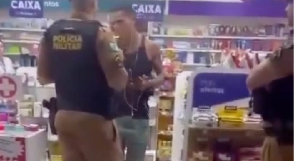 14MAR25-PR-ABORDAGEM-PM-DESACATO-5