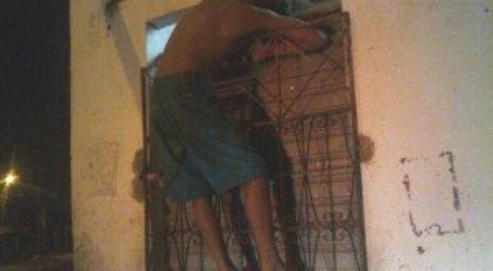 17mai12-preso-cabeca.2