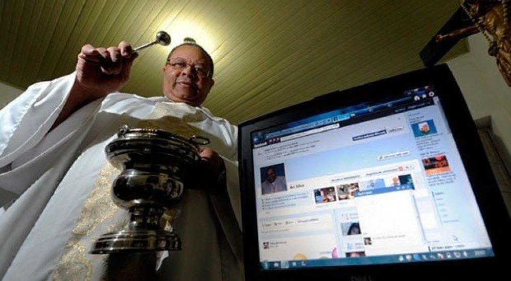 18jun12.facebook-padre-2