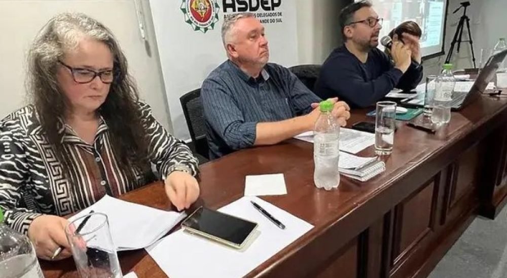 24jul24-rs-delegados-protestam