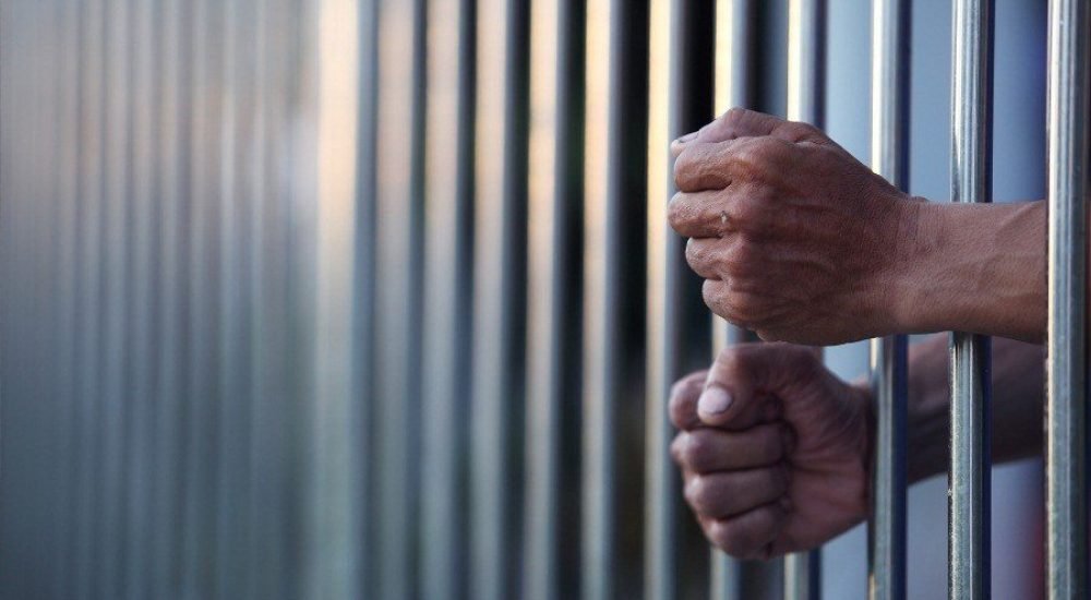 cadeia-preso-2