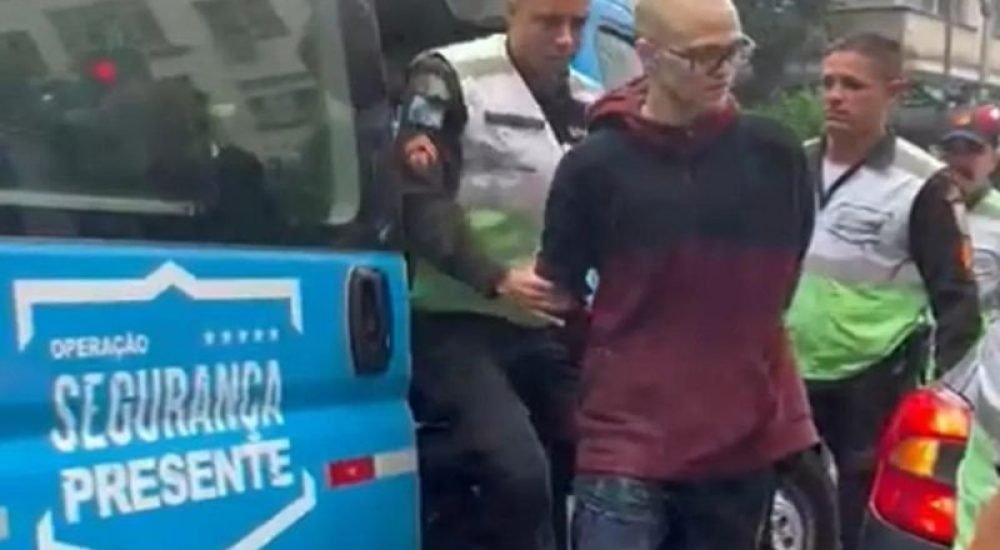 f16b8d9ec3d87afe39fea63104bc1f2c